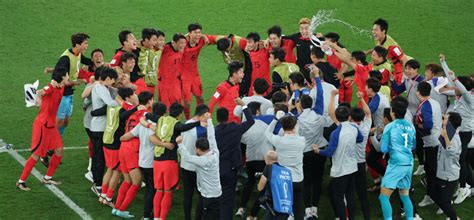 한국 축구대표팀 극적으로 월드컵 16강 진출