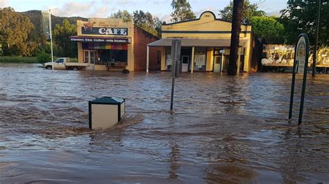 NSW Floods Hundreds Rescued From Rooftops In Eugowra Wyangala Dam