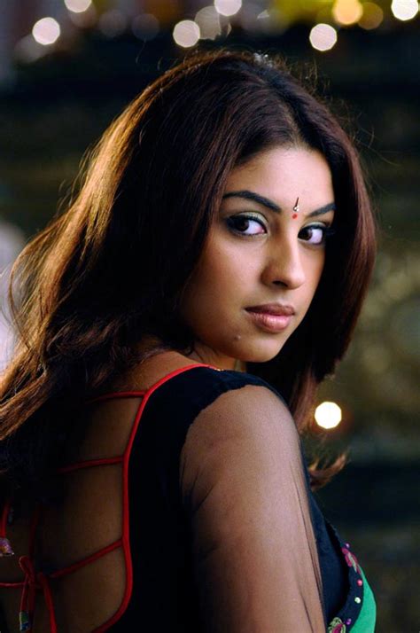 Richa Gangopadhyay Hot Saree Stills Hot Photoshoot Bollywood Hollywood Indian Actress Hq