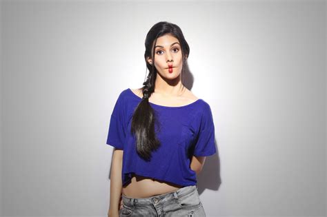 Hot Spicy Photo S Of Amyra Dastur Reckon Talk
