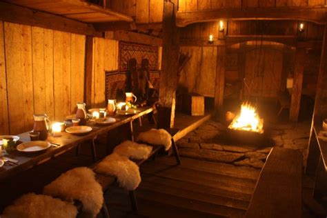 Viking longhouse Interior | Casa vikinga, Casa de hobbit, Vikingos