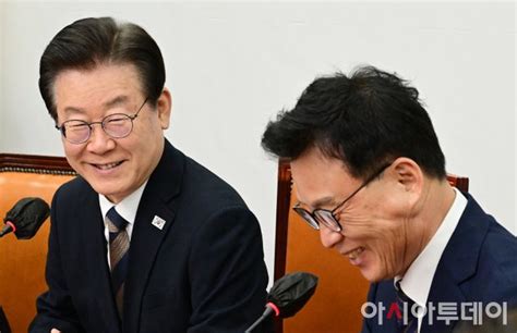 포토 미소 짓는 이재명 박광온 네이트 뉴스