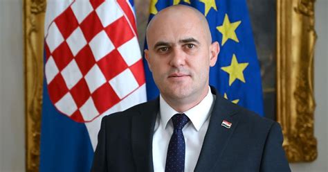 Ministar Dabro pucao iz pištolja uputio ispriku i najavio press