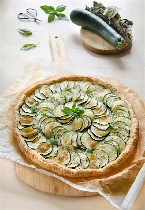 Tarte fine aux courgettes et à la mozzarella