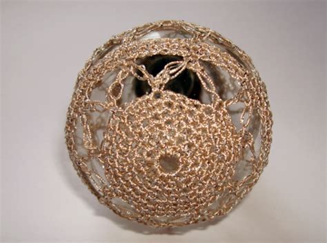 Елочные игрушки из лампочек