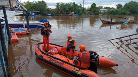 Lokasi Pencarian Balita Yang Hanyut Di Pintu Air Sungai Siak Diperluas