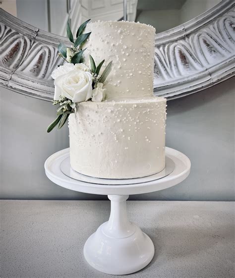 Pin By Nicole Muraski On Dream Wedding Simple Wedding Cake Wedding