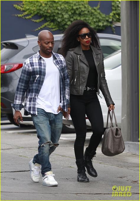 Kelly Rowland And Husband Tim Weatherspoon Run Errands Together Photo