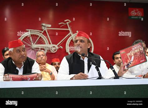 Akhilesh Yadav Hi Res Stock Photography And Images Alamy