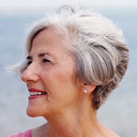 Short hairstyles mature women