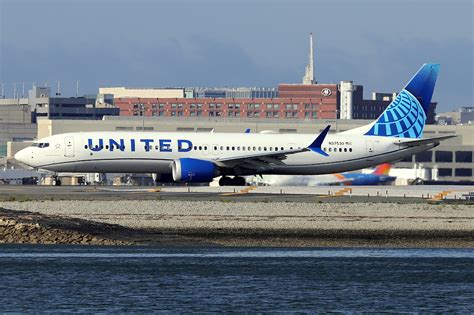 United Airlines Max N Ua Departing To San Fr Flickr