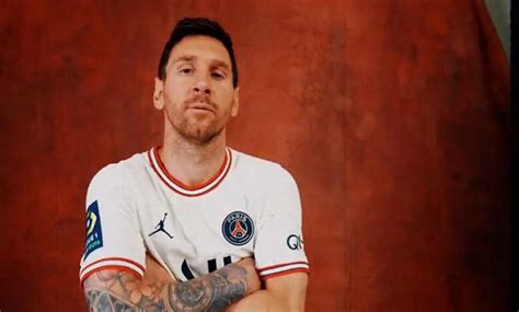 Messi Presentó La Nueva Camiseta Del Psg Periódico El Insular