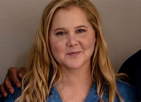 Cosa le è successo al viso Amy Schumer lascia i fan preoccupati