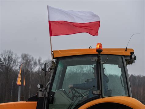 Warszawa Rolnicy Pojawi Si Przed Siedzib Pis Jest Zapowied