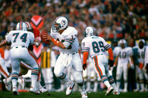 Dan Marino considered leaving Dolphins for Super Bowl chase