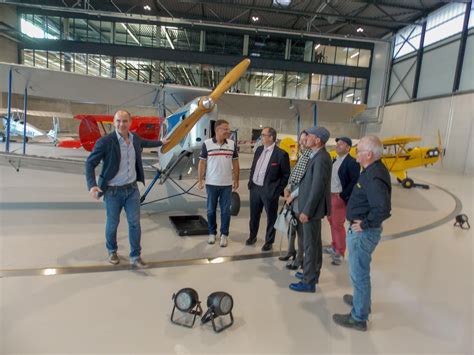 Fliegendes Museum Flugzeug Oldtimer Zum Staunen