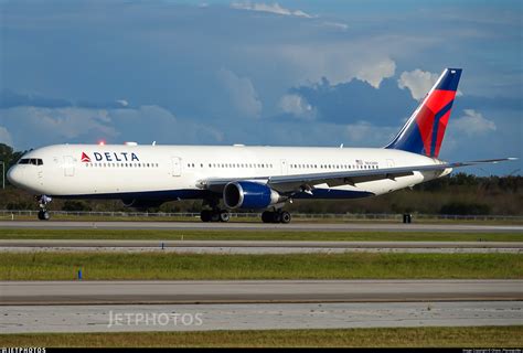 N843MH Boeing 767 432 ER Delta Air Lines Ohare Planespotter