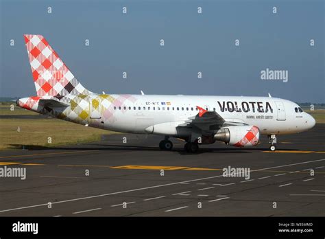 Voltea Airbus A Ec Mtc Stock Photo Alamy