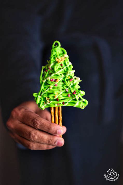 Easy Chocolate Pretzel Christmas Tree Recipe