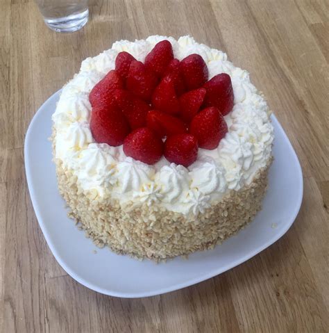 [Homemade] strawberry gateau : r/food