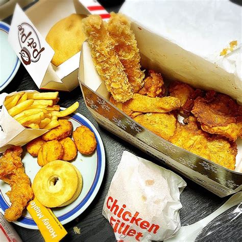 とぎもちさんのインスタグラム写真 とぎもちinstagram「﻿ 【日本ケンタッキー 일본kfc】﻿ 日本のケンタッキーで﻿ お正月