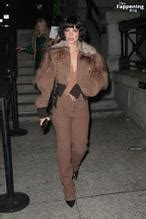 Emily Ratajkowski Sexy Flashes Her Hot Tits While Attending To Marc Jacobs Fashion Show In New