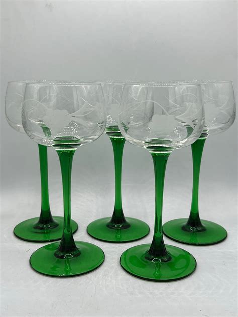 Luminarc France Green Stemmed Wine Glass Set Of Five Retro Barware Vintage Wineglass 1970 Etsy