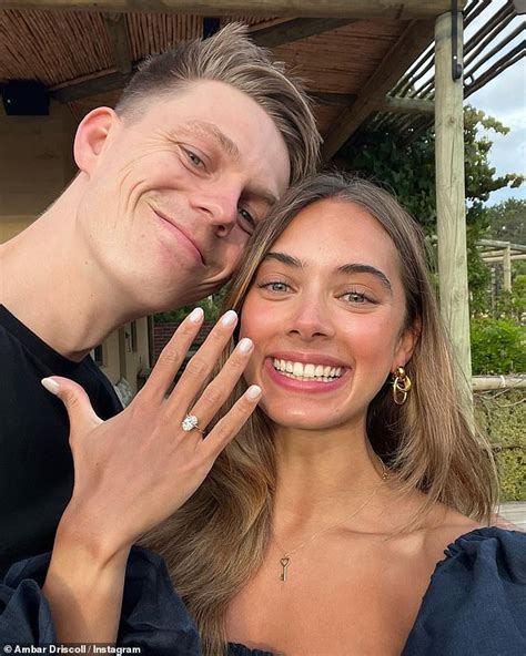 Caspar Lee Est Fianc Apr S Avoir Propos Sa Petite Amie Ambar