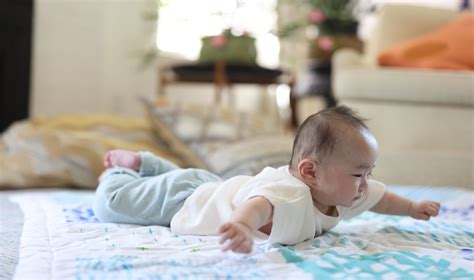 Baby Sticking Bum In Air Crawling Manartphotographybeautiful