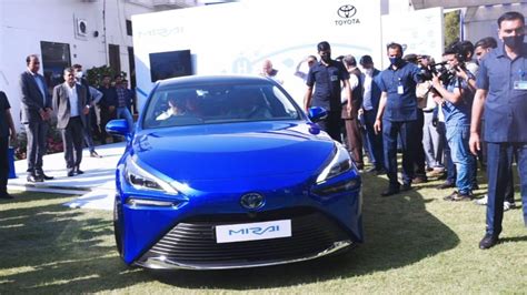 Toyota Mirai Indias 1st Hydrogen Based Fuel Cell E Car Starts Pilot