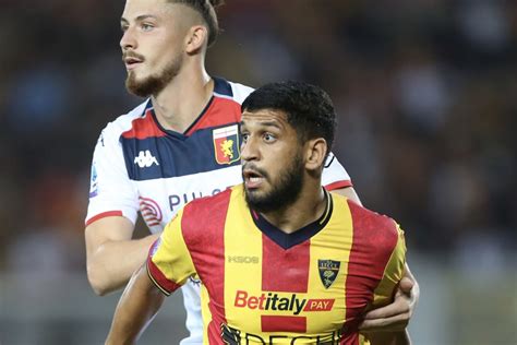 US Lecce Genoa Johan Vásquez entra de cambio pero poco puede hacer