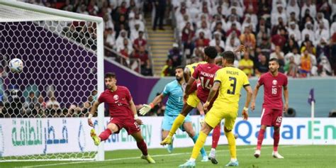 FIFA World Cup 2022 Qatar Loses To Equador Becomes The First Host