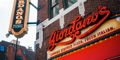 20 Must-Eat Meals in Chicago | Pizza, Hot Dogs & Italian Beef