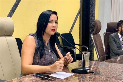 Vereadora Cristiane Lopes Prop E Realiza O De Sess Es Por