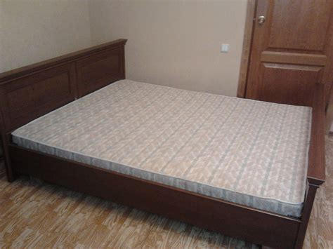 Продам кровать б/у недорого