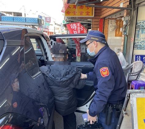 9旬翁迷途持約一層樓高竹竿當拐杖 屏東警助其平安返家 屏東時報電子報