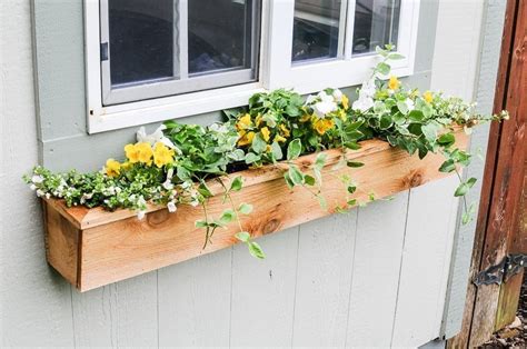 Easy 15 Fixer Upper Style Diy Cedar Window Boxes Cedar Window Boxes Window Boxes Diy Window