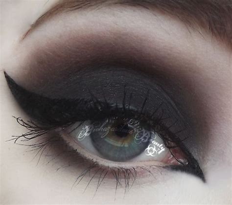 Not So Naked Makeup Inspiration Love Makeup Artistry Makeup