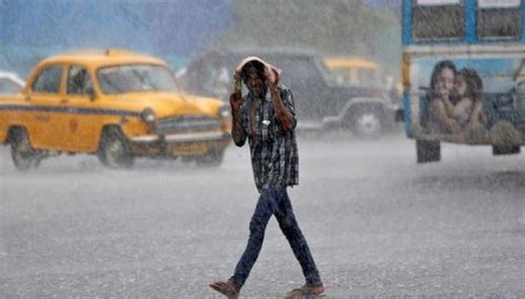 Rain Alert আর ১ ২ ঘণ্টার অপেক্ষা ঝমঝমিয়ে বৃষ্টিতে ভিজবে রাজ্যের এই