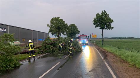 Unwetter In Nrw Fotos Zeigen Überschwemmungen