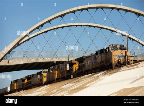 Los Angeles California Usa November 6 2022 A Loaded Union Pacific