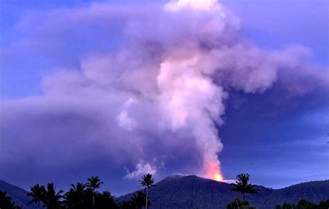 Waspada Aktivitas Gunung Soputan Meningkat Kini Berstatus Level II