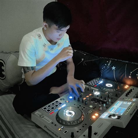 Stream NONSTOP HOT HIT Xập Xình Theo Điệu Nhạc Vol Phúc Tân Mix by Phúc Tân