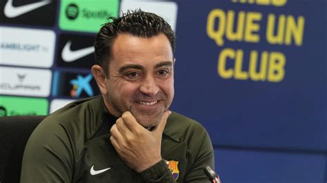 FC Barcelone Xavi envoie un message terrible à Hansi Flick