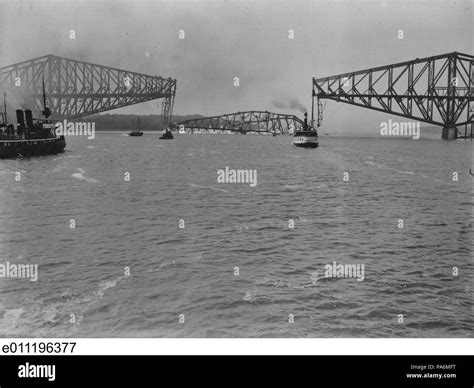 210 Quebec Bridge Collapse of the Suspended Span Stock Photo - Alamy