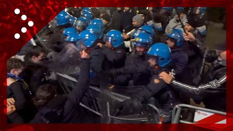 Milano Prima Della Scala Manifestanti Tentano Sfondamento Cordone