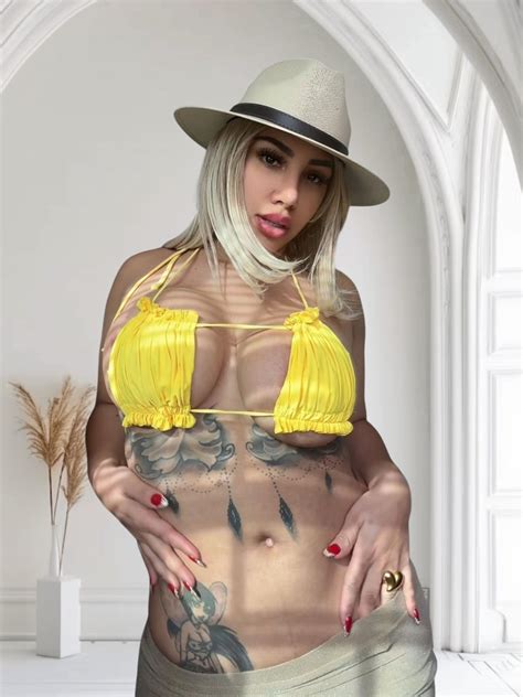 Mia Gomez