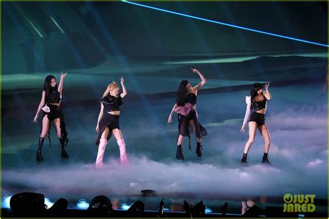 Blackpink Make Their Us Award Show Performance Debut At Mtv Vmas With