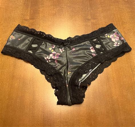 Tanga Victorias Secret Vinil Lingerie Feminina Victorias Secret Usado Enjoei