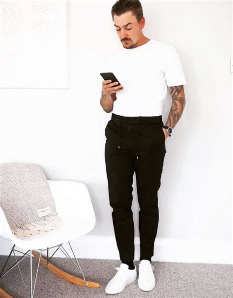 Mind Blowing Black Jeans Outfits For Men